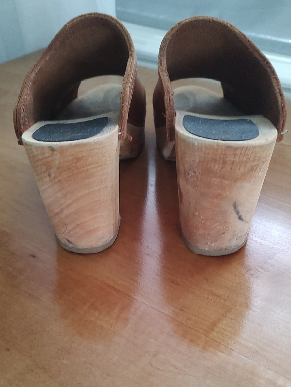 Cape Clogs - Picture 4 of 8